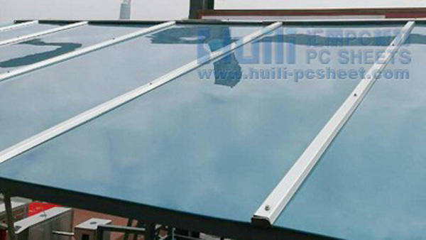 如何快速區(qū)分耐力板的質(zhì)量好壞？怎樣才能挑選到好的耐力板？