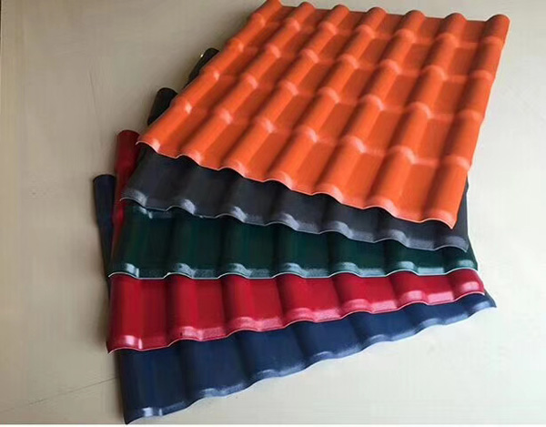 影響PC陽光板透光度的因素有哪些？