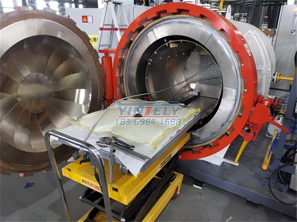 碳纖維汽車(chē)配件熱壓罐